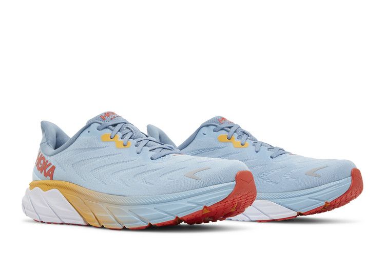HOKA Arahi 6 'Summer Song Mountain Spring'