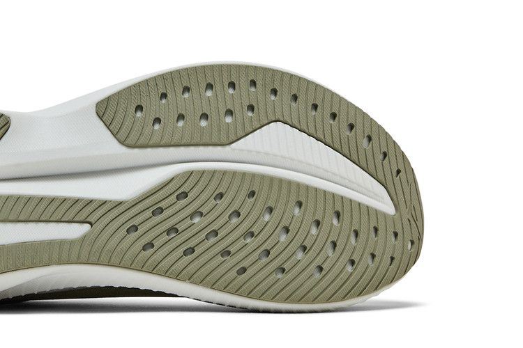 HOKA Mach 6 'Oat Milk Barley'